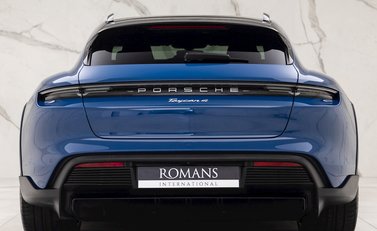 Porsche Taycan 4 Cross Turismo 5