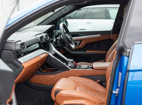 Lamborghini Urus 17