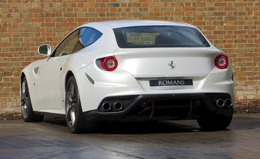 Ferrari FF 15