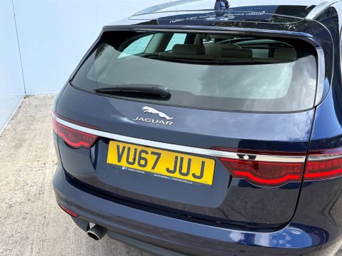 Jaguar XF 2.0 XF Portfolio D AWD Auto 4WD 5dr 35