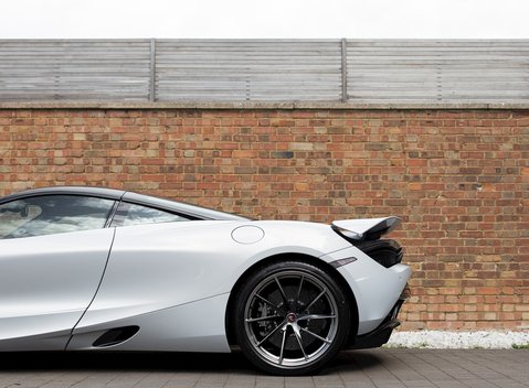 McLaren 720S Performance 32