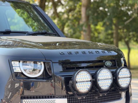 Land Rover Defender 3.0 Defender Hard Top D MHEV Auto 4WD 3dr 3