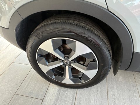 Volvo XC40 2.0 B4 MHEV Plus Dark DCT Auto Euro 6 (s/s) 5dr 10