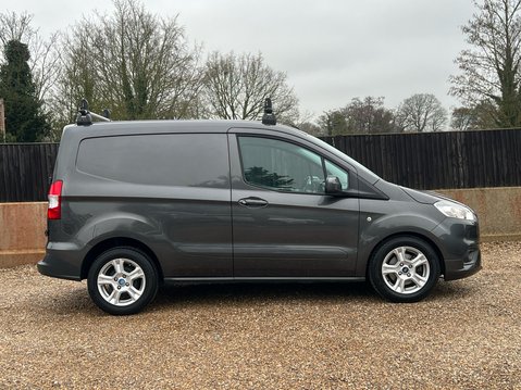 Ford Transit Courier LIMITED 5