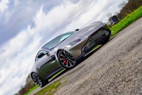 Aston Martin Vantage 4.0 Vantage V8 Auto 3dr 19
