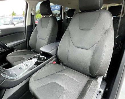 Ford S-Max 2.5 S-Max Titanium HEV CVT 5dr 62