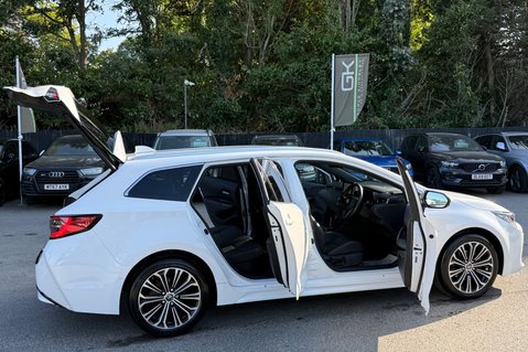 Toyota Corolla EXCEL HYBRID - ONE OWNER - FULL TOYOTA SERVICE HISTORY 18