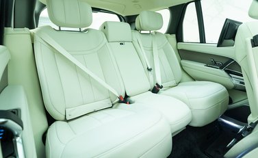 Land Rover Range Rover D350 First Edition 12
