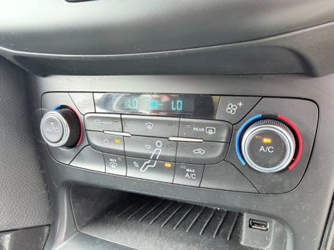 Ford Focus 1.0 TITANIUM [SAT NAV] 19
