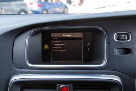 Volvo V40 T2 R-DESIGN NAV PLUS 24