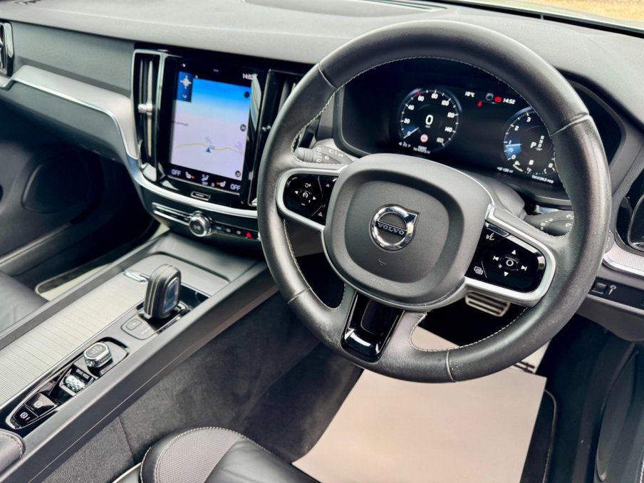 2021 Volvo V60 — image 43