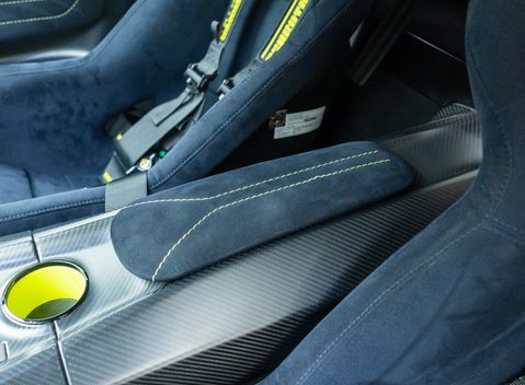 Aston Martin Vantage AMR Pro 31
