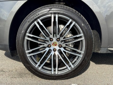Porsche Macan 3.0 TD V6 S PDK 4WD Euro 6 (s/s) 5dr 26