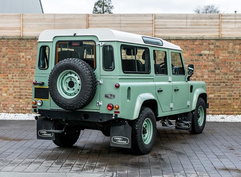 Land Rover Defender 110 Heritage 7