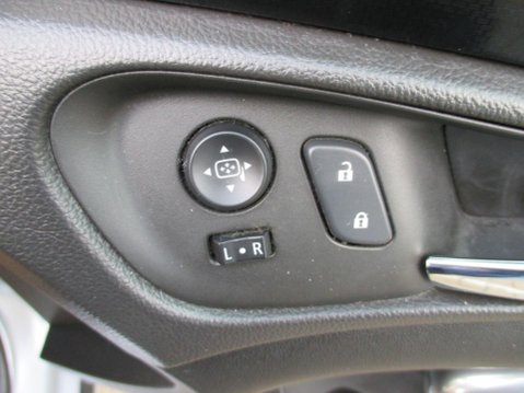 Vauxhall Insignia 1.8 16V SRi Euro 5 5dr 44