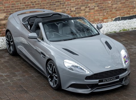 Aston Martin Vanquish Volante 8