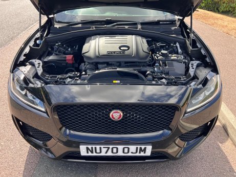 Jaguar F-Pace 2.0 D180 Chequered Flag Auto AWD Euro 6 (s/s) 5dr 40