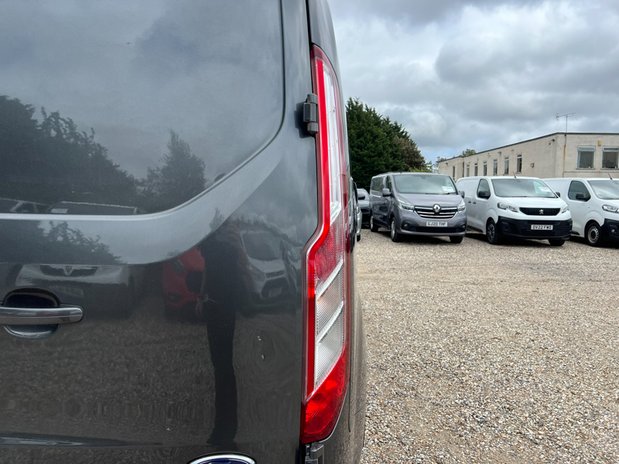 Ford Transit Custom SWB L1H1 (SOLD) 300 Limited Alloys Air Con Sensors Cruise EURO 6 23