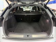 Land Rover Range Rover Velar 2.0 D180 R-Dynamic SE SUV 5dr Diesel Auto 4WD Euro 6 (s/s) (180 ps) 37