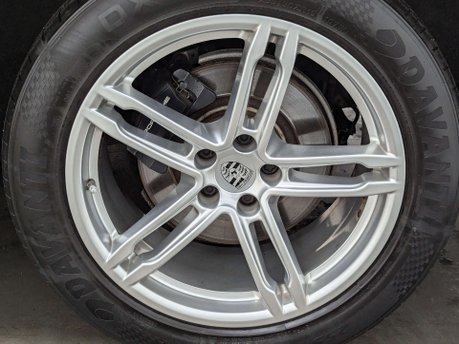 Porsche Macan 2.0 Macan Semi-Auto 4WD 5dr 22