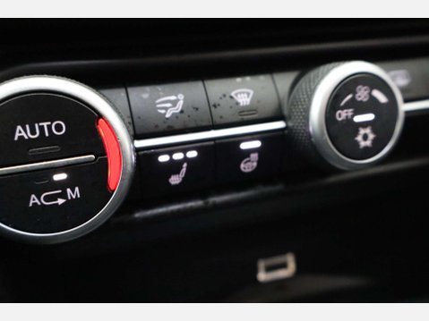 Alfa Romeo Giulia 2.1 Giulia Speciale TD Auto 4dr 4