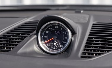 Porsche 911 Carrera GTS (991.2) 17