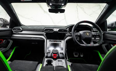 Lamborghini Urus PERFORMANTE 31