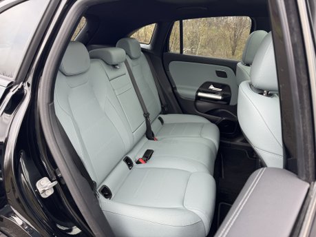 Mercedes-Benz EQA EQA 350 4Matic AMG Line Premium Plus Auto Electric 66 KWH PAN ROOF/HEADS UP 29