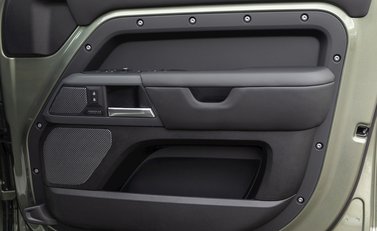 Land Rover Defender 110 X P400 24