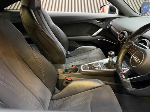 Audi TT 1.8 TFSI Black Edition Euro 6 (s/s) 3dr 33
