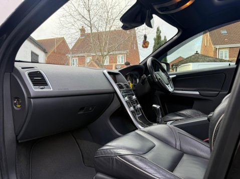 Volvo XC60 2.0 D4 R-Design Lux Nav Euro 6 (s/s) 5dr 51