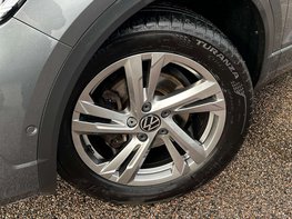 Volkswagen T-Roc 1.5 T-Roc R-Line TSI Semi-Auto 5dr 3