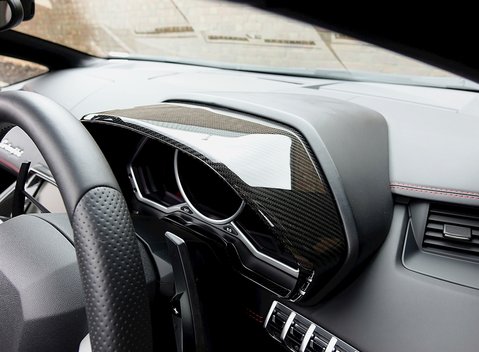 Lamborghini Aventador LP 700-4 Roadster 13