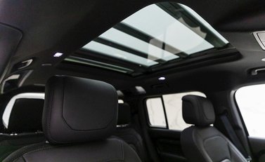 Land Rover Defender 110 P400 X 19