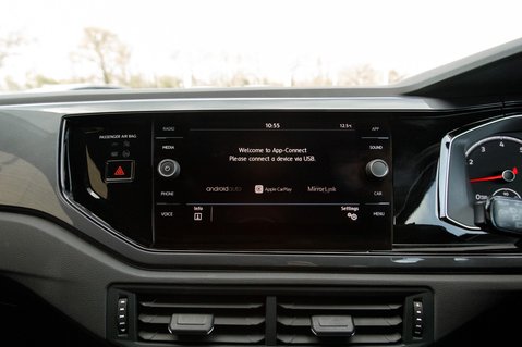 Volkswagen Polo R-LINE TSI DSG 25