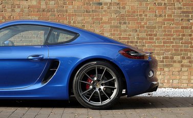 Porsche Cayman GTS 8