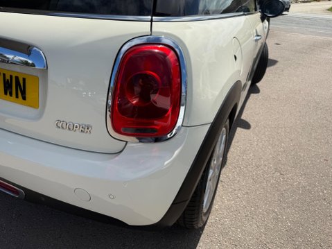 Mini Hatch 1.5 Cooper Euro 6 (s/s) 3dr 34