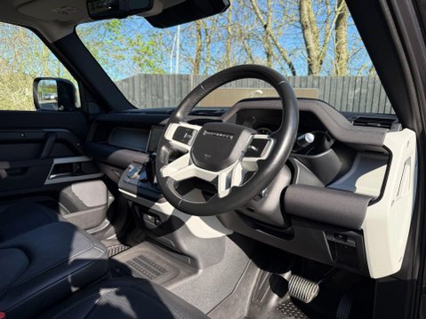 Land Rover Defender HARD TOP SE MHEV 16