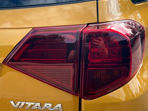 Suzuki Vitara SZ-T 16