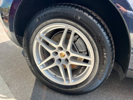 Porsche Macan 3.0 TD V6 S SUV 5dr Diesel PDK 4WD Euro 6 (s/s) (258 ps) 22