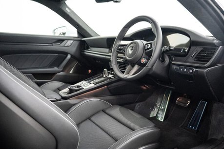 Porsche 911 3.6 T-Hybrid Turbo S Coupe 2dr Petrol Hybrid PDK 4WD Euro 6 (s/s) (711 ps) 6