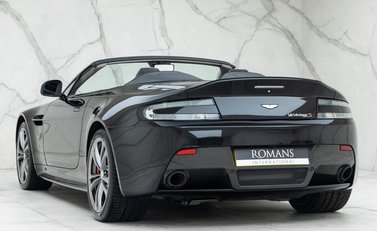 Aston Martin V12 Vantage S Roadster 10
