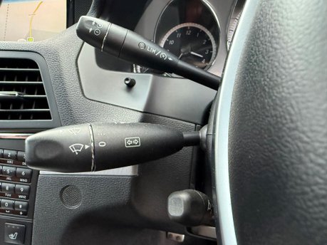 Mercedes-Benz E Class 3.0 E350 CDI V6 BlueEfficiency Sport Cabriolet G-Tronic Euro 5 2dr 18