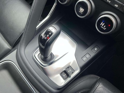 Jaguar E-Pace 2.0 D180 S Auto AWD Euro 6 (s/s) 5dr 27