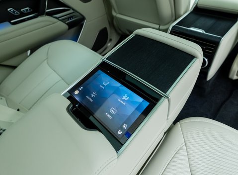 Land Rover Range Rover P460e Autobiography LWB 18