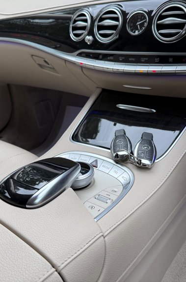 Mercedes-Benz S Class S350 BLUETEC AMG LINE - 11 MERCEDES MAIN DEALER SERVICES - 2 OWNERS 