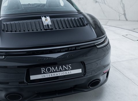 Porsche 911 Targa 4 GTS (992) 36