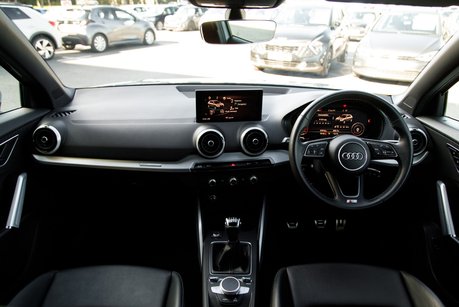 Audi Q2 TFSI S LINE