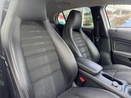 Mercedes-Benz GLA GLA 180 URBAN EDITION 7