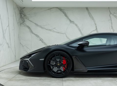 Lamborghini Revuelto 52